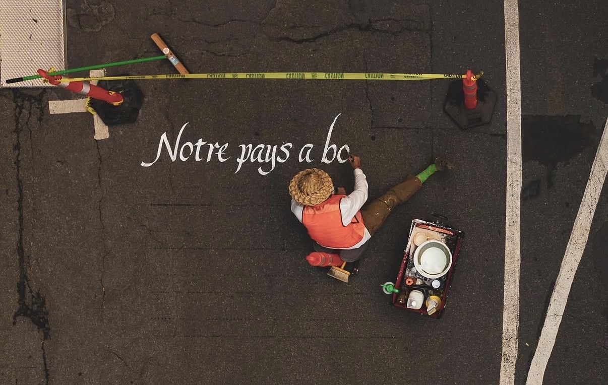 Romain Boz à l'œuvre dans la rue